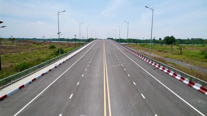 Cầu Vàm Cái Sứt đã hoàn thành chờ đường kết nối về cao tốc.