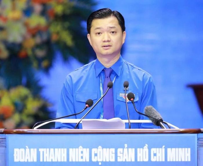 Bí thư Thường trực Ban Chấp hành Trung ương Đoàn Nguyễn Minh Triết trình bày Báo cáo chính trị tại đại hội. Ảnh: Minh Châu.