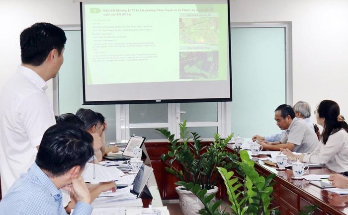 Toàn cảnh buổi làm việc.