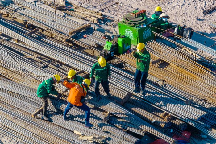 Sở Xây dựng An Giang và các đơn vị liên quan tăng cường tuyên truyền, phổ biến pháp luật về an toàn lao động trong thi công xây dựng đến các chủ đầu tư, nhà thầu, tư vấn giám sát thông qua hội nghị, tập huấn, văn bản hướng dẫn và kiểm tra thực tế.