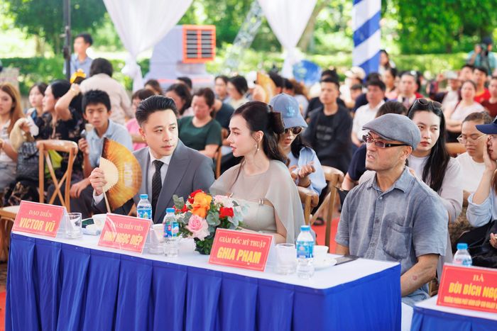 Buổi họp báo ra mắt dự án phim "Chiến bào". Được biết, bộ phim sẽ được ra rạp năm 2028.