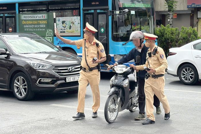 Tất cả trường hợp vi phạm nồng độ cồn đều bị tạm giữ xe.