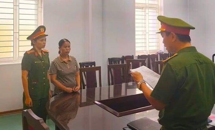  Khởi tố, bắt tạm giam đối với Phạm Thị Hương - đối tượng lừa đảo góp vốn kinh doanh bia (ảnh CA) 