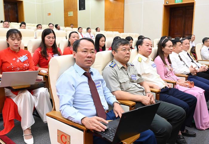 Các đại biểu tham dự kỳ họp