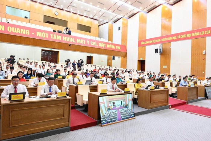 Quang cảnh kỳ họp