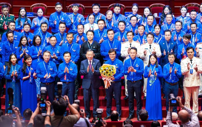 Tổng Bí thư, Chủ tịch nước Tô Lâm chúc mừng Ban chấp hành Đoàn TNCS Hồ Chí Minh lần thứ XIII, nhiệm kỳ 2026 – 2031