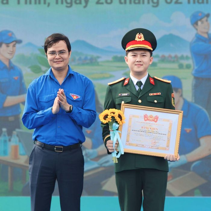 Đại úy Bùi Tuấn Ngọc - Bí thư Đoàn cơ sở Nhà hát Ca múa nhạc Quân đội là chủ nhân của giải đặc biệt Cuộc thi sáng tác ca khúc tuyên truyền về Đại hội đại biểu toàn quốc Đoàn TNCS Hồ Chí Minh lần thứ XIII, nhiệm kỳ 2026 – 2031.