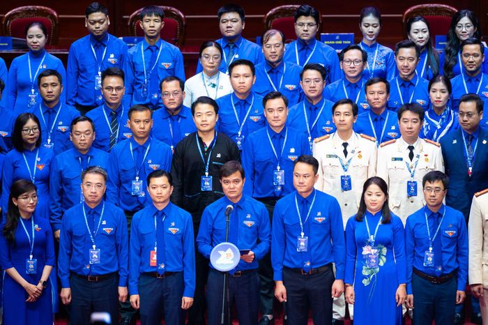 Đồng chí Bùi Quang Huy - Bí thư thứ nhất Trung ương Đoàn phát biểu nhận nhiệm vụ. (Ảnh: Phạm Thắng).