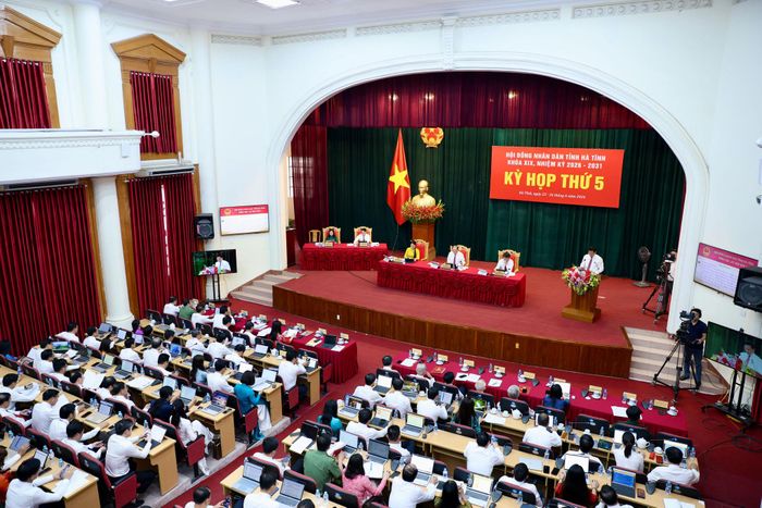 Quang cảnh kỳ họp