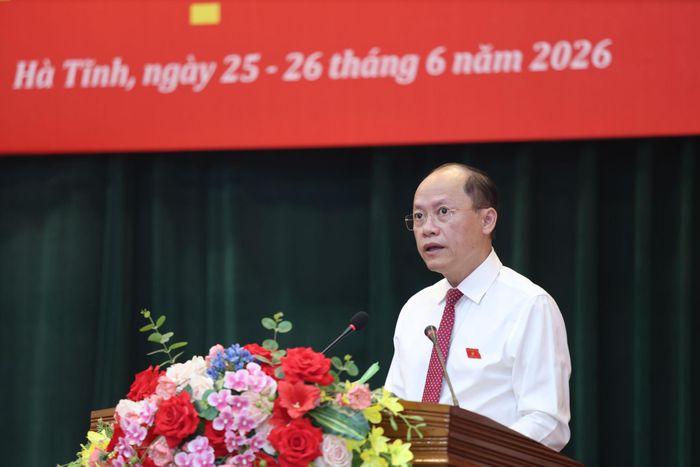 Phó Bí thư Thường trực Tỉnh ủy, Chủ tịch HĐND tỉnh Hà Tĩnh Nguyễn Hồng Lĩnh phát biểu khai mạc kỳ họp