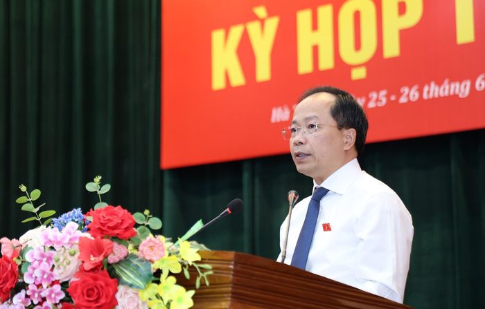 Bí thư Tỉnh ủy, Trưởng đoàn ĐBQH tỉnh Nguyễn Duy Lâm phát biểu tại kỳ họp. Ảnh: BHT
