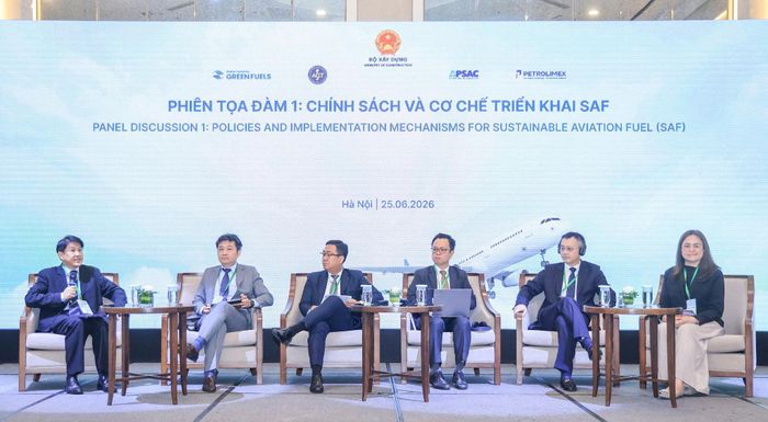 Các khách mời tại phiên tọa đàm số 1: “Chính sách và cơ chế triển khai SAF”.