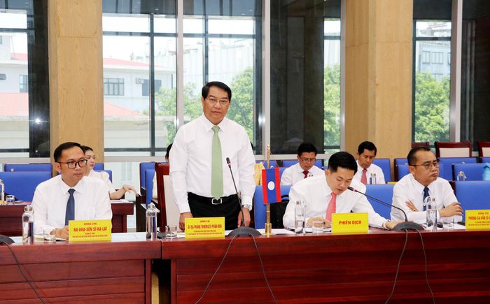 Chủ tịch HĐND Thủ đô Vientiane Atsaphangthong Siphandone phát biểu