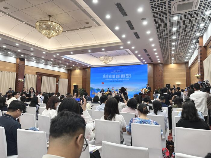 Toàn cảnh họp báo