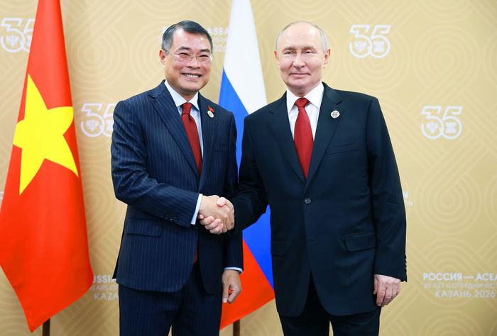 Thủ tướng Lê Minh Hưng và Tổng thống Nga Vladimir Putin