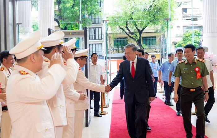Tổng Bí thư, Chủ tịch nước Tô Lâm đến dự Lễ kỷ niệm 70 năm Ngày truyền thống lực lượng Kỹ thuật nghiệp vụ.