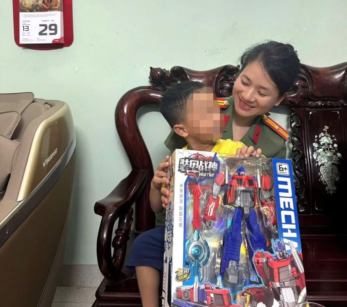 Chương trình “Mẹ đỡ đầu” đã trở thành điểm tựa giúp các em vượt qua nghịch cảnh.