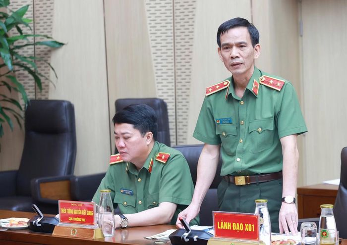  Trung tướng Hoàng Đức Lừng, Cục trưởng Cục Tổ chức cán bộ bổ sung thêm những kết quả rõ nét trong thực hiện sắp xếp, tinh gọn tổ chức bộ máy của lực lượng Công an theo tinh thần Nghị quyết số 18-NQ/TW của Bộ Chính trị. 