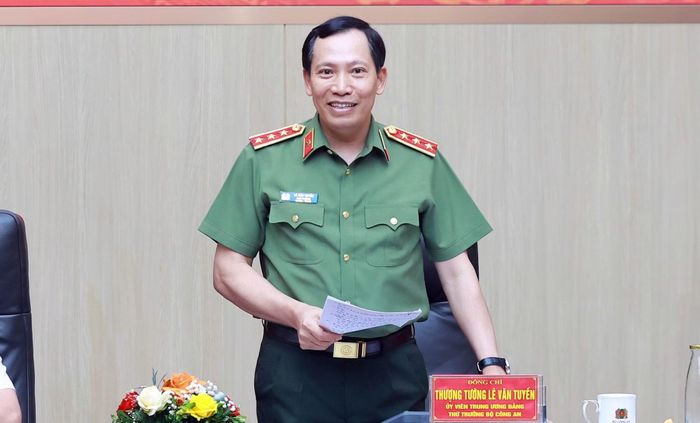  Thứ trưởng Lê Văn Tuyến phát biểu tại buổi làm việc. 