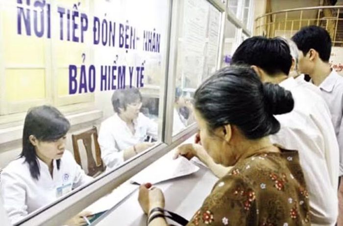  Mở rộng quyền lợi bảo hiểm y tế khi khám ngoại trú trái tuyến góp phần bảo đảm chính sách an sinh xã hội trực tiếp gắn với quyền được chăm sóc sức khỏe của người dân. Ảnh minh họa 