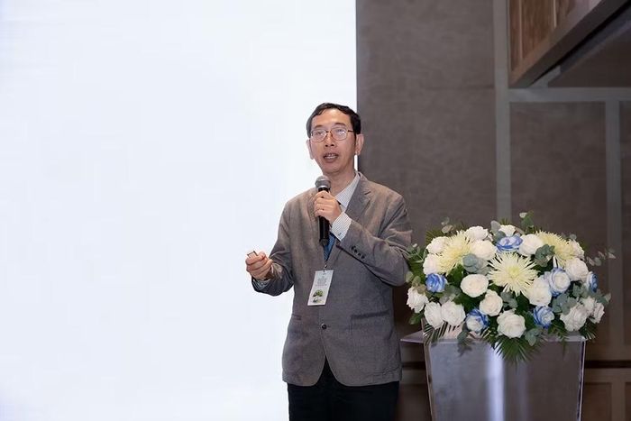 BS.CKII Nguyễn Minh Tiến, Phó Giám đốc BV Nhi Đồng TP Hồ Chí Minh phát biểu tại tọa đàm.