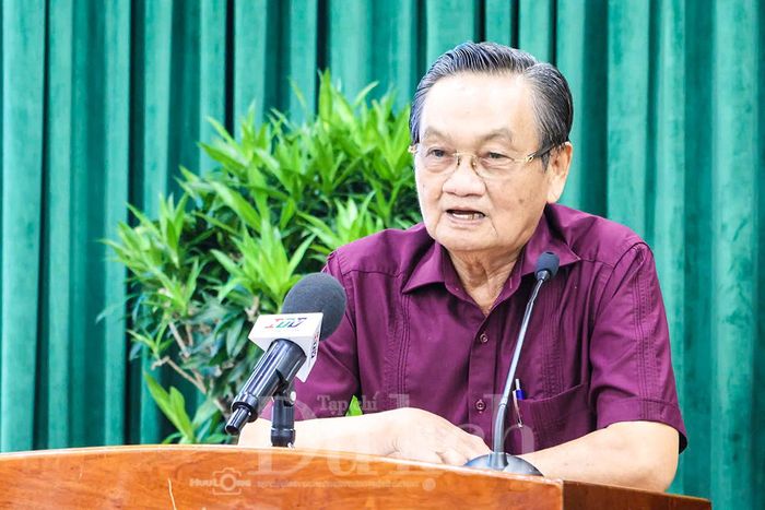 TP.HCM cần phát huy vai trò đầu tàu, tiên phong thực hiện mục tiêu tăng trưởng hai con số để đóng góp vào khát vọng phát triển của quốc gia, TS Trần Du Lịch nhấn mạnh.