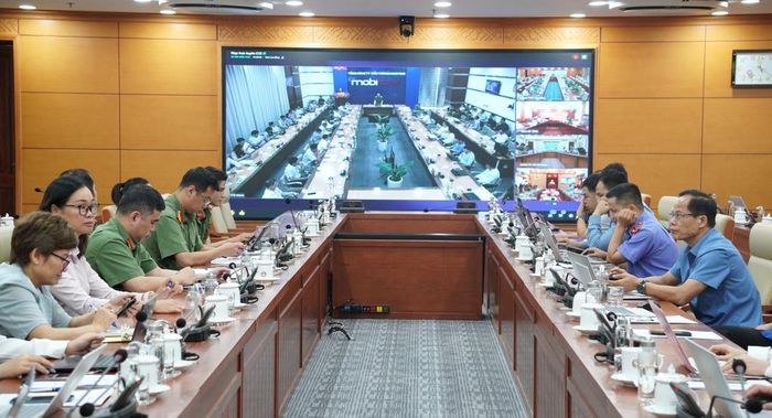 Lãnh đạo Trung tâm Dữ liệu quốc gia (Bộ Công an) kết luận hội nghị được kết nối trực tuyến tới điểm cầu tỉnh.