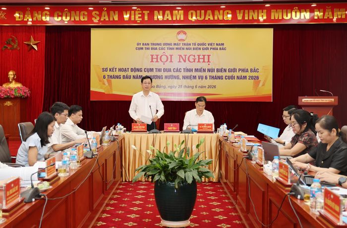 Phó Chủ tịch Ủy ban Trung ương MTTQ Việt Nam Cao Xuân Thạo phát biểu tại hội nghị.