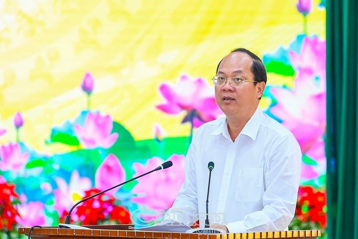  Đồng chí Nguyễn Hồ Hải, Ủy viên Ban Chấp hành Trung ương Đảng, Bí thư Tỉnh ủy, Bí thư Đảng ủy Quân sự tỉnh, phát biểu kết luận hội nghị.
