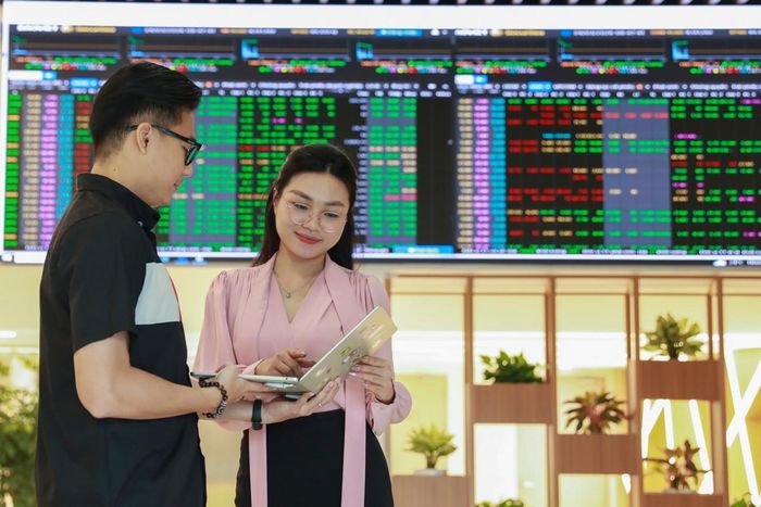 VN-Index thử thách vùng cản 1.890 điểm