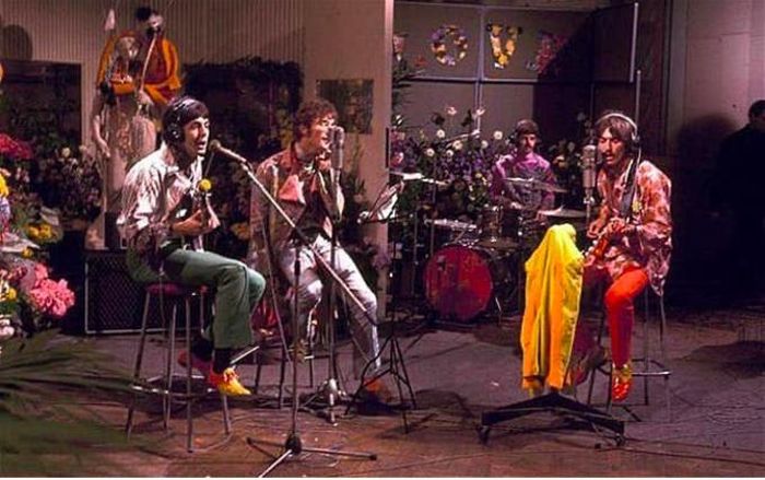 The Beatles biểu diễn trong chương trình Our World. (Ảnh: beatlesbible)
