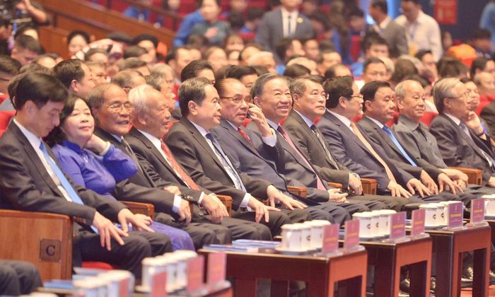 Tổng Bí thư, Chủ tịch nước Tô Lâm, Thủ tướng Lê Minh Hưng, Chủ tịch Quốc hội Trần Thanh Mẫn, Thường trực Ban Bí thư Trần Cẩm Tú và các lãnh đạo, nguyên lãnh đạo Đảng, Nhà nước dự Đại hội.