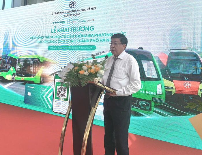 Phó Chủ tịch Thường trực UBND thành phố Hà Nội Dương Đức Tuấn phát biểu tại buổi lễ. Ảnh: Tuấn Lương