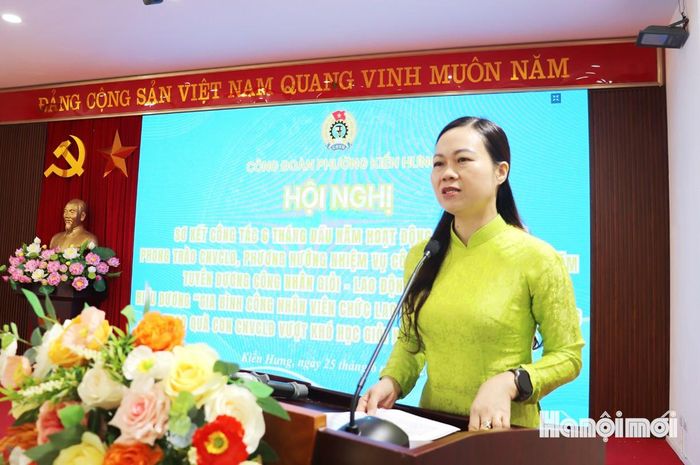 Phó Bí thư Thường trực Đảng ủy phường Kiến Hưng Lê Thị Thanh Nhàn phát biểu. Ảnh: Tuấn Điệp