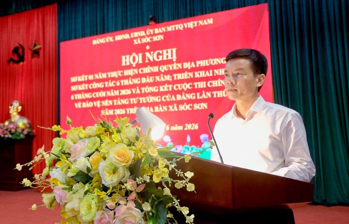 Phó Chủ tịch UBND thành phố Hà Nội Bùi Duy Cường phát biểu tại hội nghị. Ảnh: Tùng Nguyễn