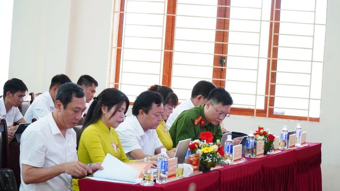 Các đại biểu tham dự kỳ họp. Ảnh: Đức Hiển