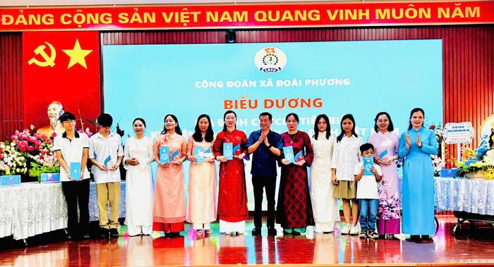 Biểu dương các gia đình tiêu biểu.