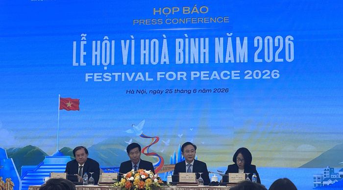 Quang cảnh buổi họp báo ngày 25-6. Ảnh: Cẩm Anh