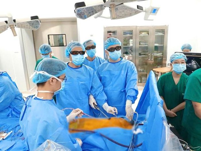 Bệnh nhân được phẫu thuật thành công mà không cần phải cưa xương ức. Ảnh BVCC
