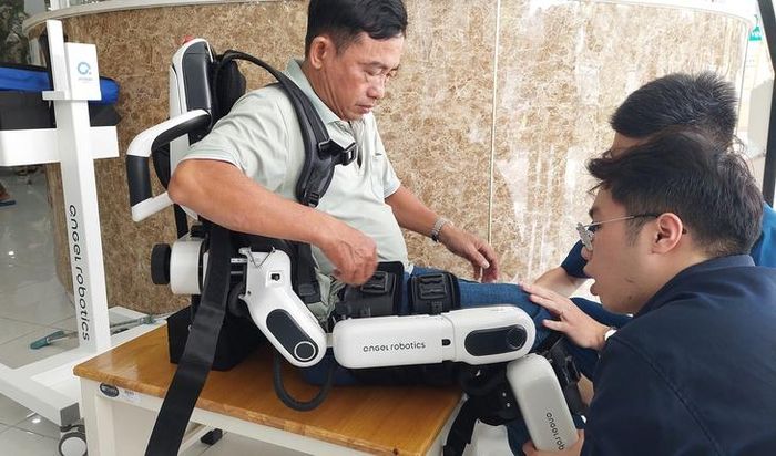 Bệnh viện Phục hồi chức năng và Điều trị bệnh nghề nghiệp TPHCM sử dụng robot giúp bệnh nhân sớm hồi phục chức năng vận động.