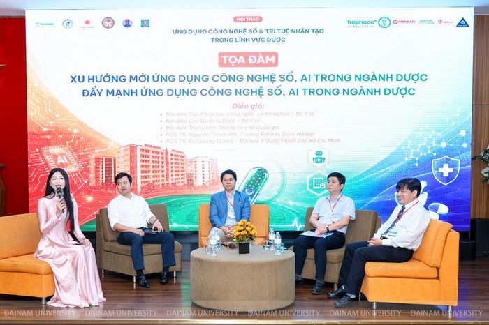 Các chuyên gia thảo luận tại hội thảo.