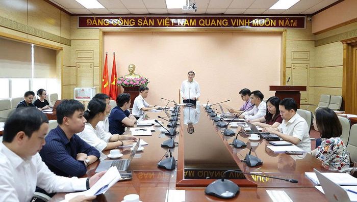 Quang cảnh cuộc họp.