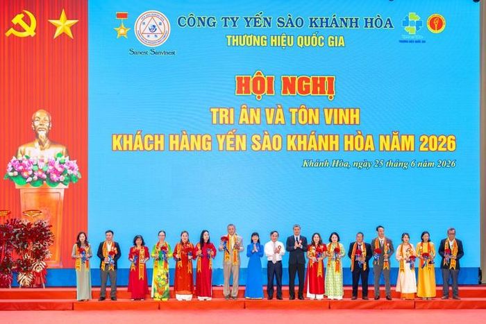 Yến sào Khánh Hòa thực hiện hoạt động tri ân khách hàng một cách long trọng hằng năm.
