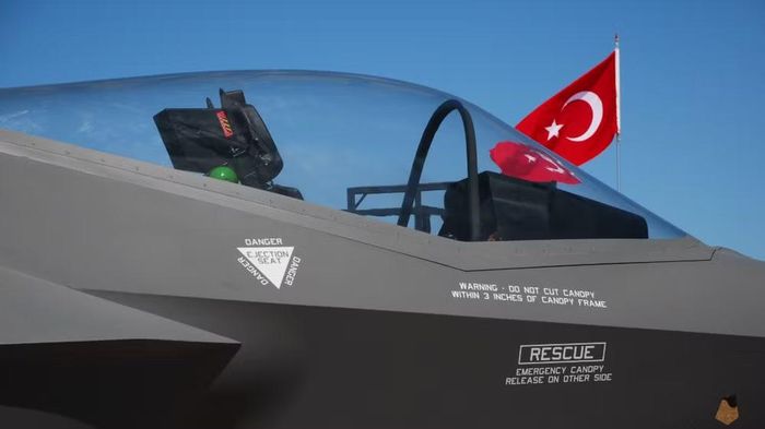 Thổ Nhĩ Kỳ từng là đối tác quan trọng trong chương trình tiêm kích tàng hình F-35 và dự kiến mua hơn 100 chiếc tiêm kích tàng hình F-35A để hiện đại hóa không quân.