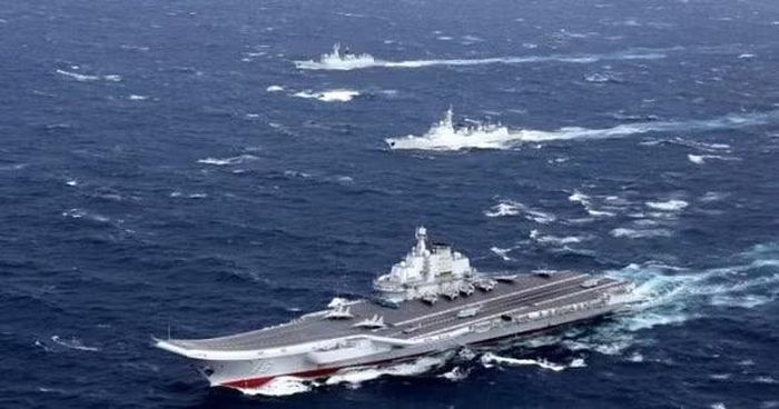 Bắc Kinh cho biết nhóm tác chiến tàu sân bay Liêu Ninh đã duy trì trạng thái sẵn sàng chiến đấu cao, tổ chức các đợt xuất kích của lực lượng máy bay trên hạm và điều chỉnh đội hình nhằm đối phó với hoạt động theo dõi từ phía Nhật Bản.