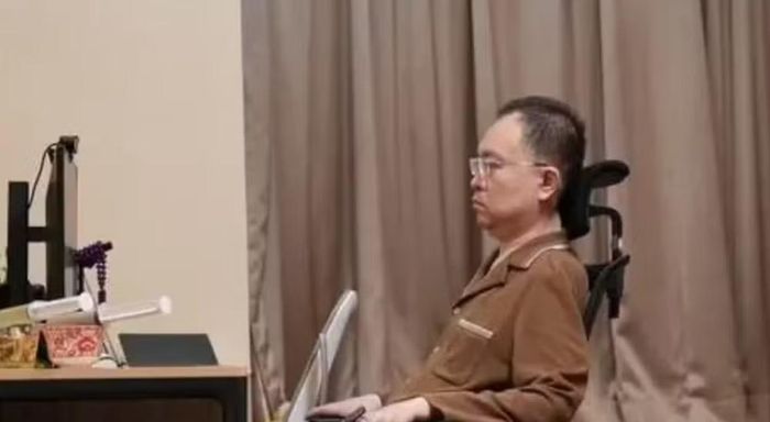 Nhận thức được những khó khăn phía trước, ông Thái Lỗi từng chủ động đề nghị ly hôn để không trở thành gánh nặng cho vợ. Tuy nhiên, bà Đoàn Duệ đã kiên quyết từ chối.
