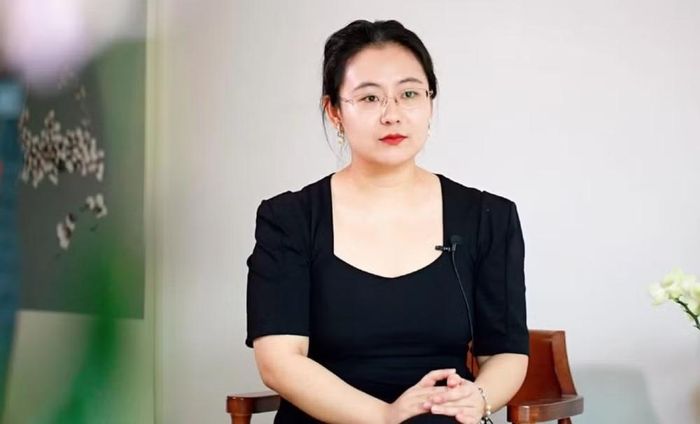 Năm 2018, bà Đoàn Duệ gặp ông Thái Lỗi thông qua một cuộc mai mối. Khi đó, ông Thái Lỗi là một trong những doanh nhân công nghệ nổi bật của Trung Quốc, từng góp phần thúc đẩy việc áp dụng hóa đơn điện tử và giữ vị trí lãnh đạo cấp cao tại tập đoàn thương mại điện tử JD.com.
