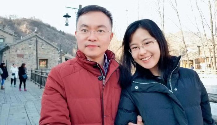 Chỉ trong buổi hẹn thứ hai, ông Thái Lỗi đã ngỏ lời cầu hôn. Dù ban đầu cảm thấy bất ngờ trước quyết định quá nhanh của đối phương, bà Đoàn Duệ cuối cùng vẫn đồng ý. Hai người kết hôn mà không tổ chức tuần trăng mật hay dành thời gian nghỉ phép dài ngày.