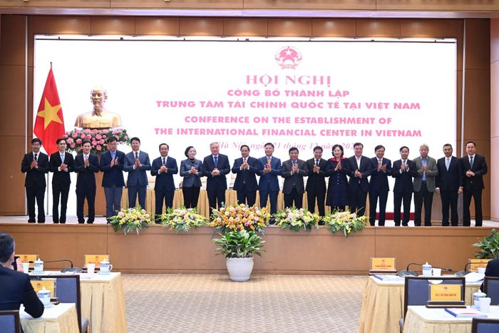  Trung tâm tài chính quốc tế tại Việt Nam được thành lập ngày 21-12-2025 là bước ngoặt lịch sử, đánh dấu sự tham gia của Việt Nam vào bản đồ tài chính toàn cầu với tư cách là một mắt xích chiến lược mới. Ảnh: VGP 