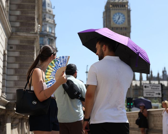  Các quốc gia châu Âu đang trải qua đợt nắng nóng kỷ lục. Ảnh: Zeynep Demir Aslim/Zuma Press Wire/Shutterstock 